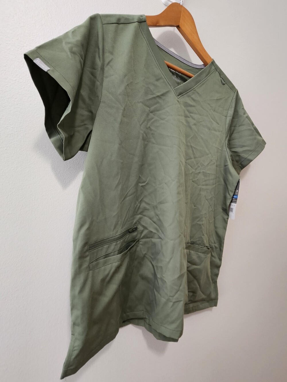 Tops. - Picture 2 of 9